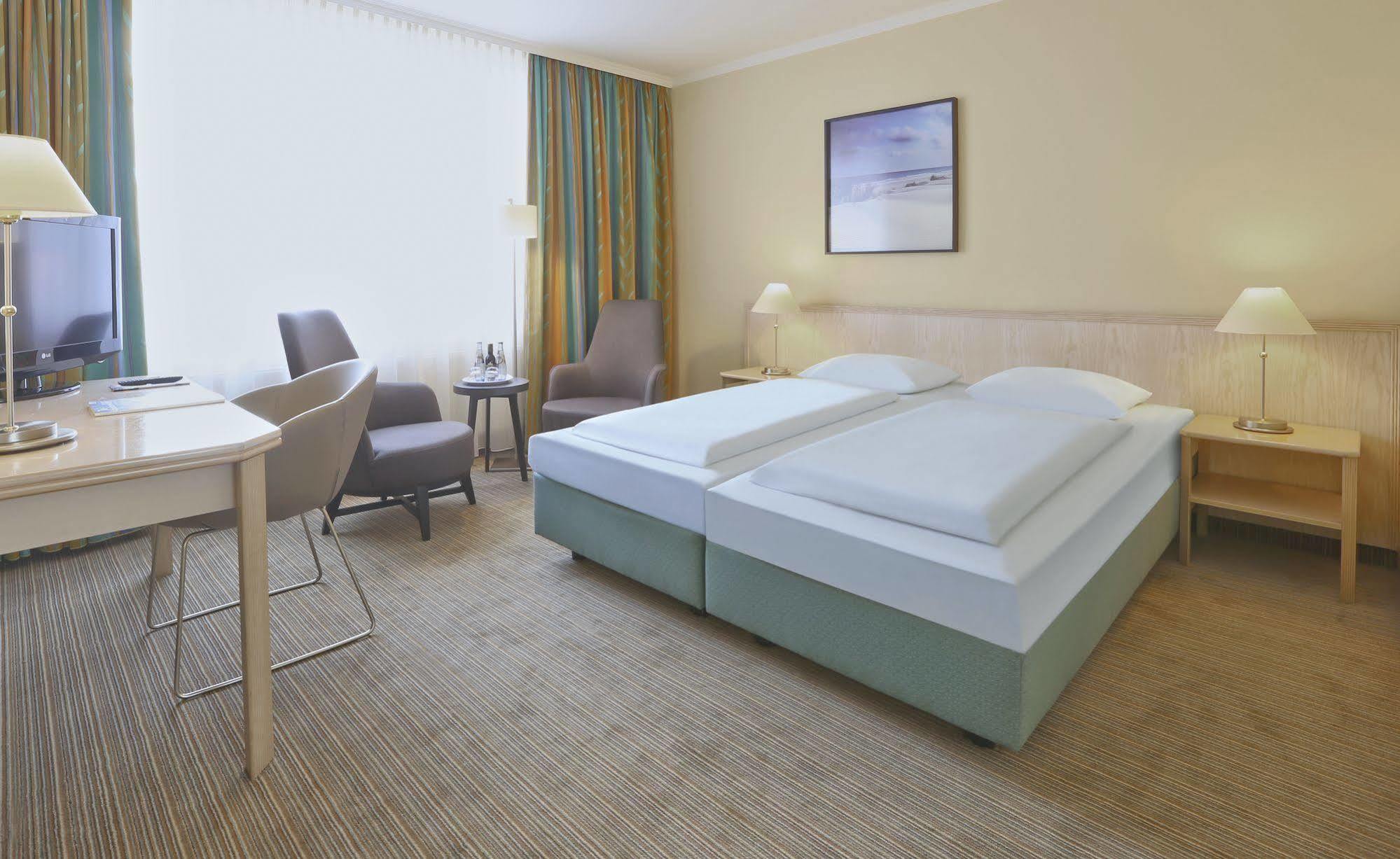 Upstalsboom Parkhotel เอมเดน ภายนอก รูปภาพ