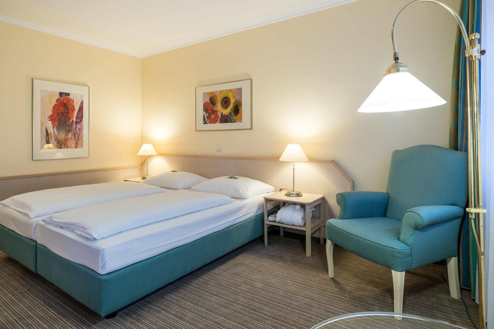 Upstalsboom Parkhotel เอมเดน ภายนอก รูปภาพ