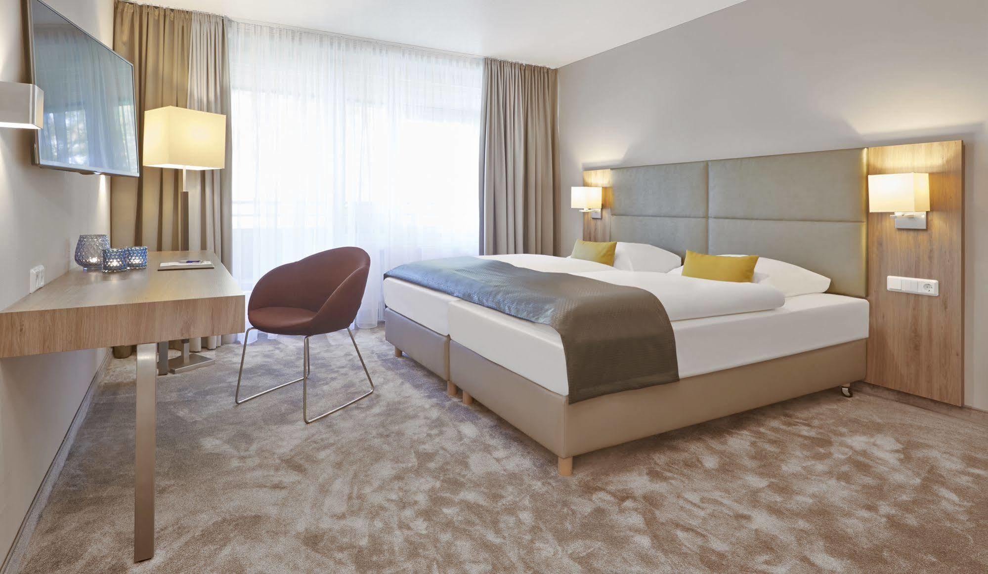 Upstalsboom Parkhotel เอมเดน ภายนอก รูปภาพ