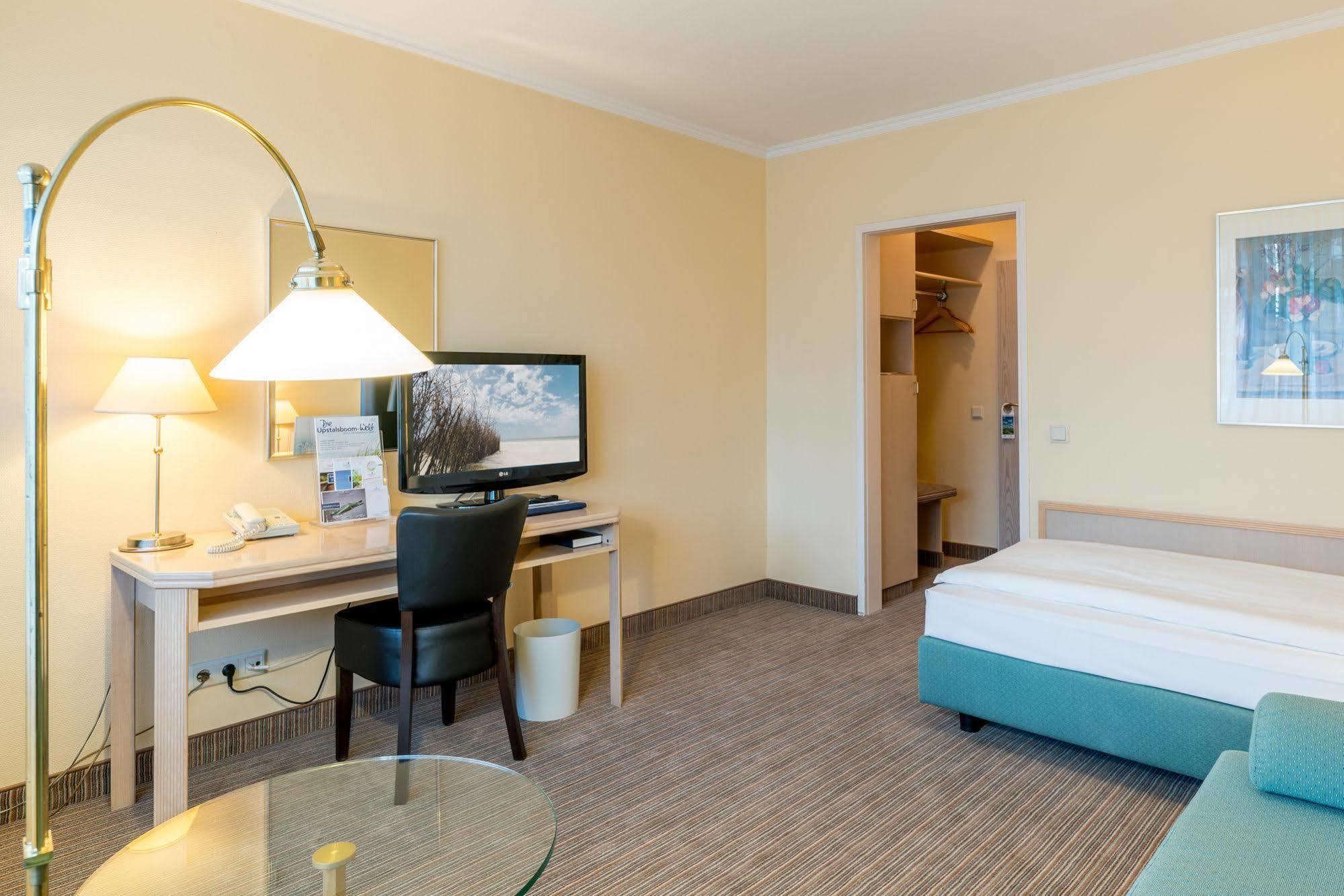 Upstalsboom Parkhotel เอมเดน ภายนอก รูปภาพ